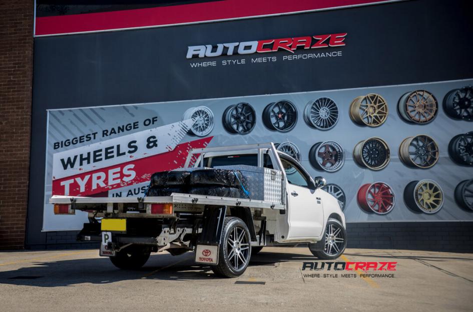 TOYOTA HILUX 2WD (2005 ONWARDS) TRENTO GLOSS BLACK MACHINED FACE